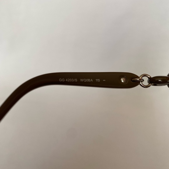 Authentic Gucci sunglasses  4203/S - Picture 6 of 7